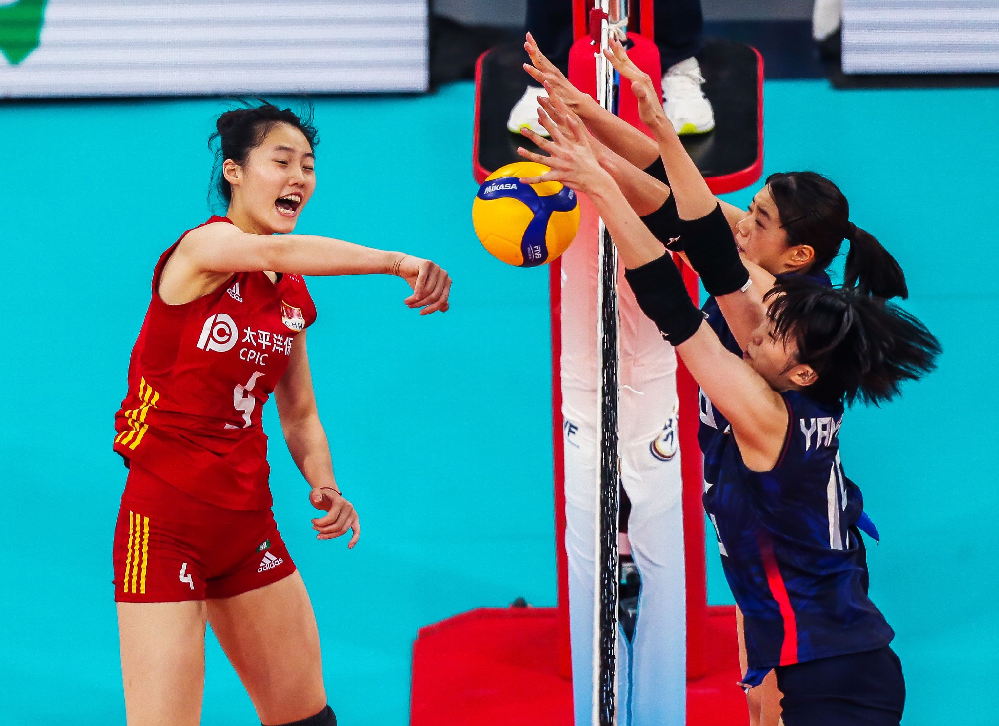 世联赛-女排3-2德国决胜局18-16庄宇珊28分(女排32逆转德国)